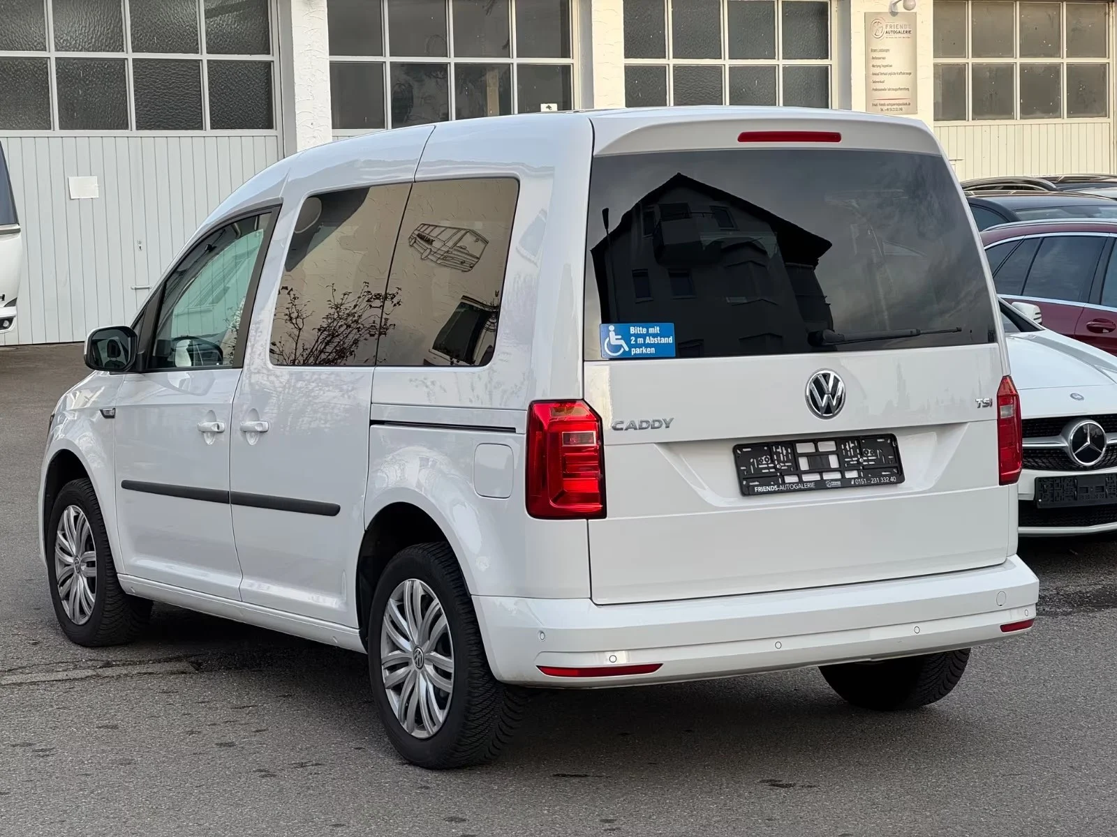 Volkswagen Caddy - миниатюра 6