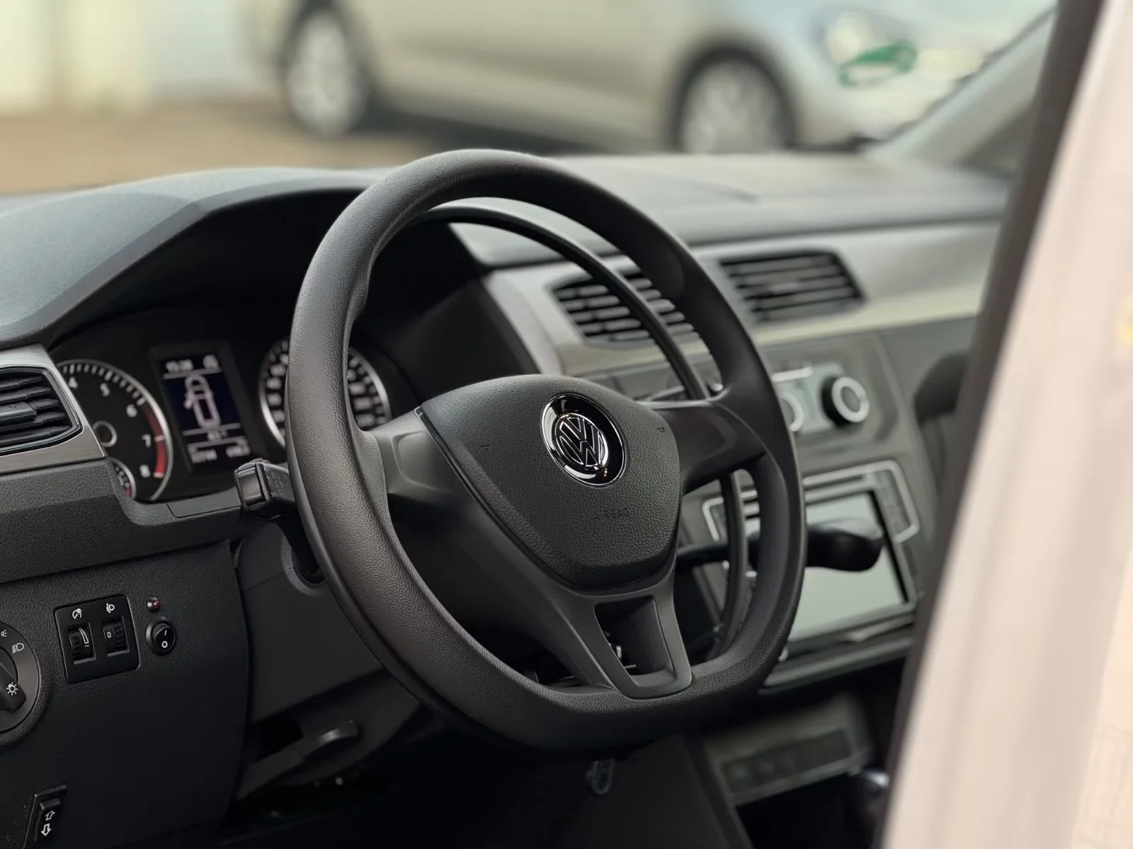 Volkswagen Caddy - миниатюра 7