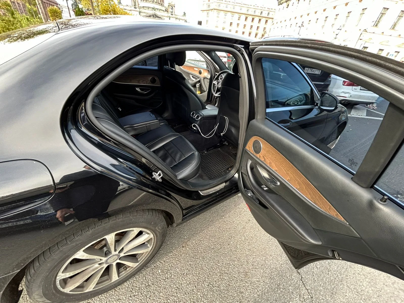 Аренда Mercedes E для такси - миниатюра 3
