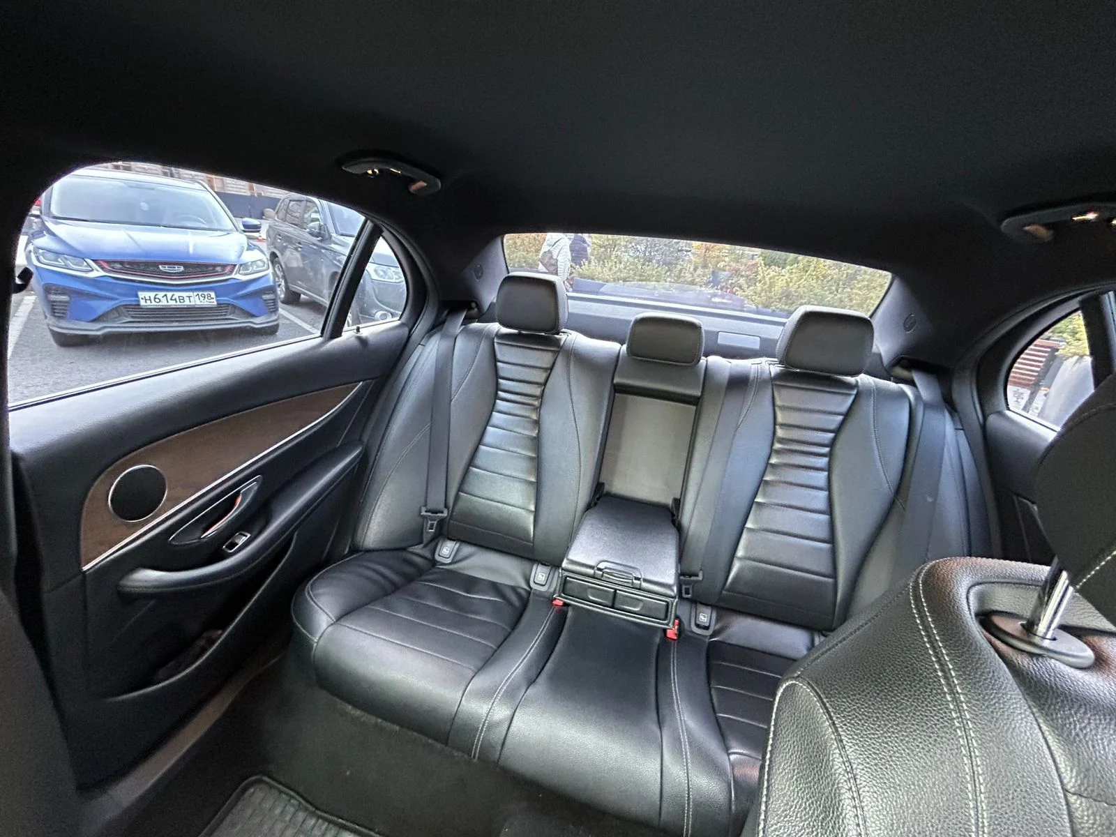 Аренда Mercedes E для такси - миниатюра 4