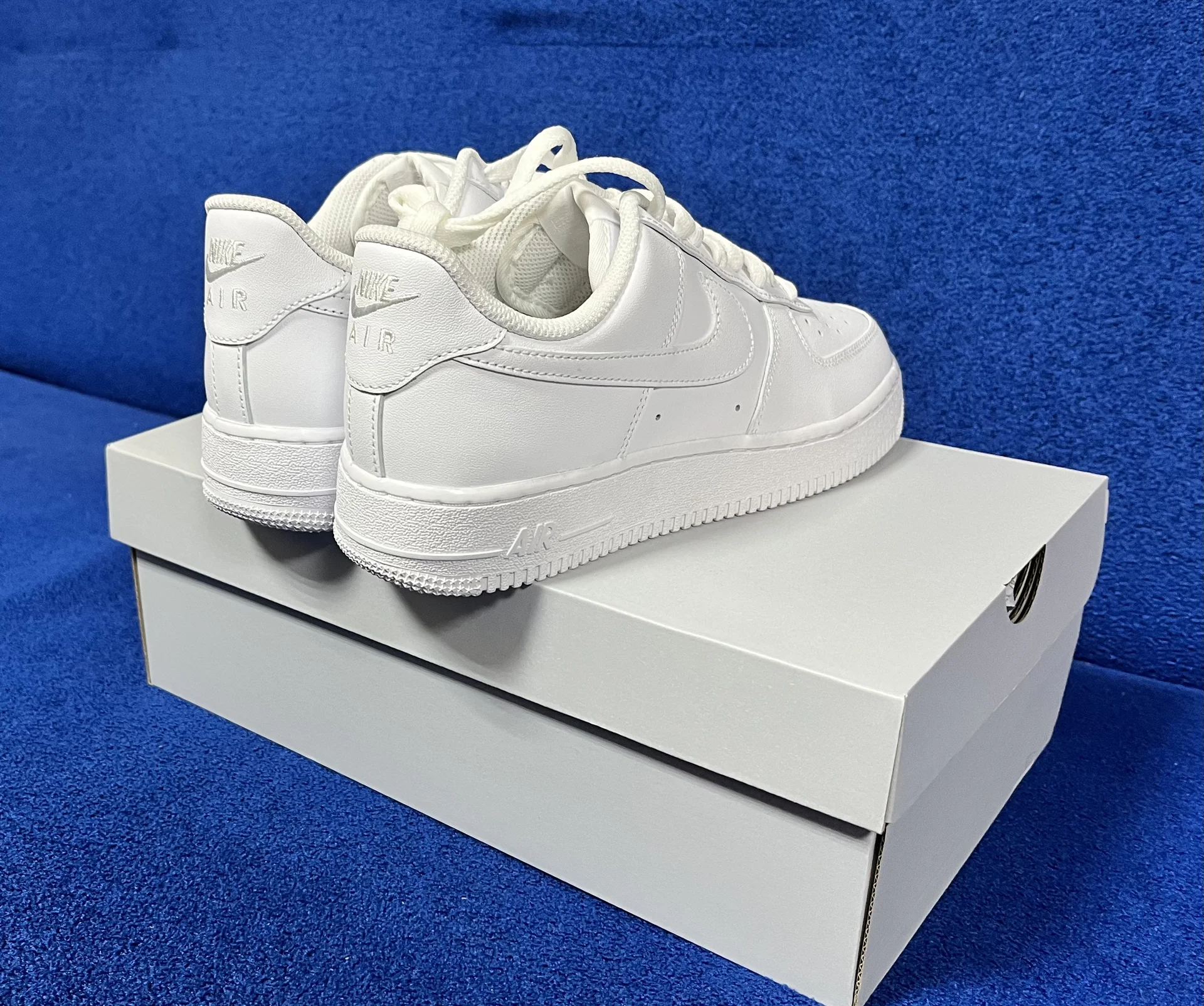 Nike Air Force 1 07' - миниатюра 2