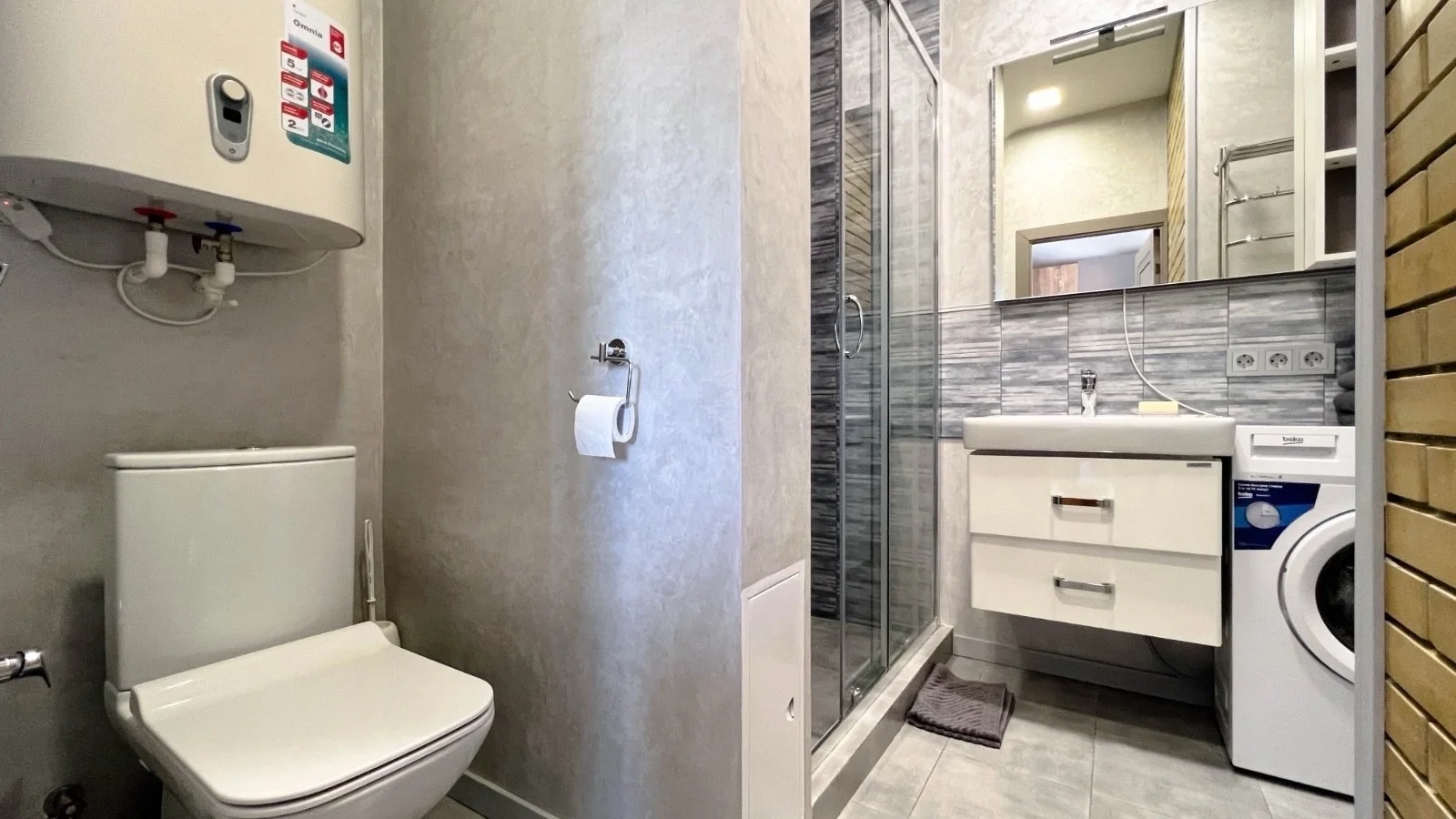 Студия в стиле лофт в центре Ялты - миниатюра 4