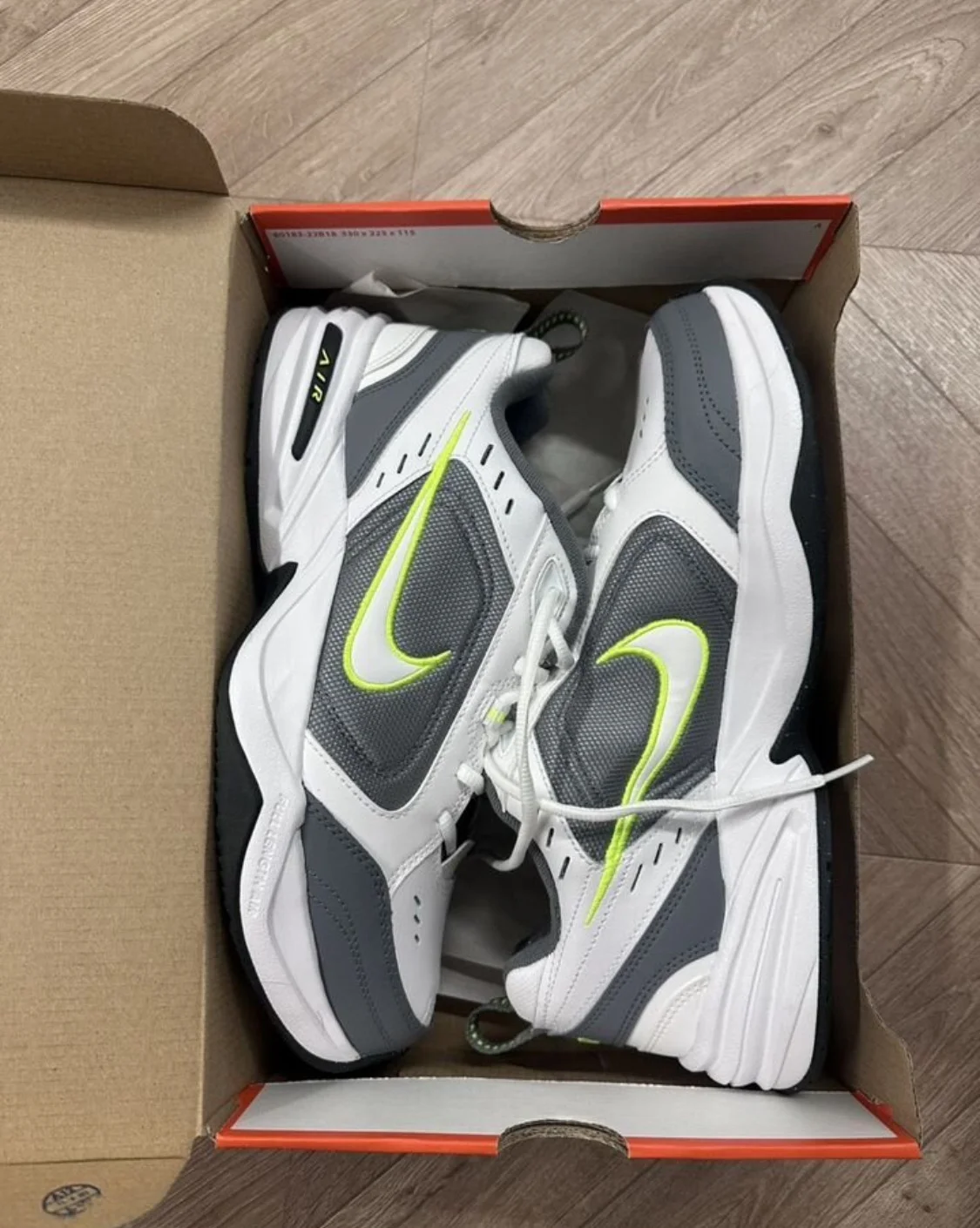 кроссовки Nike Air Monarch IV в расцветке Wh - миниатюра 7