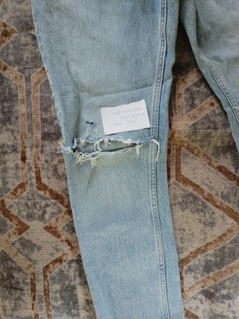 Джинсы сжк07050126ж женские Zara 34 с процарапками - изображение 1
