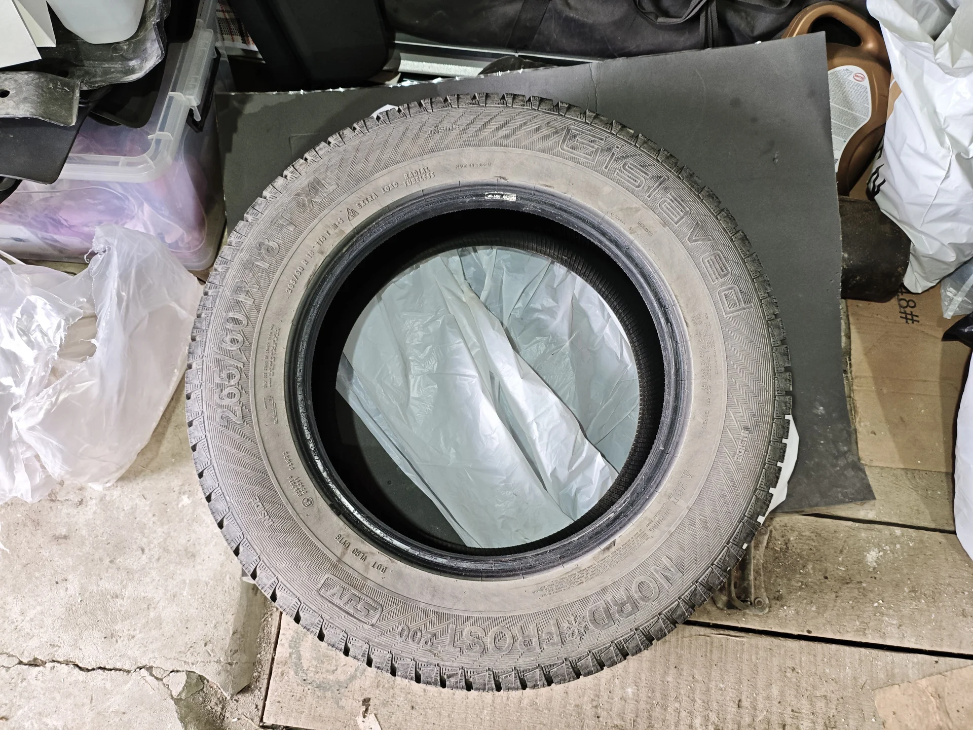 Шины Gislaved Nord Frost 200 SUV 265/60 R18 114T - изображение 1