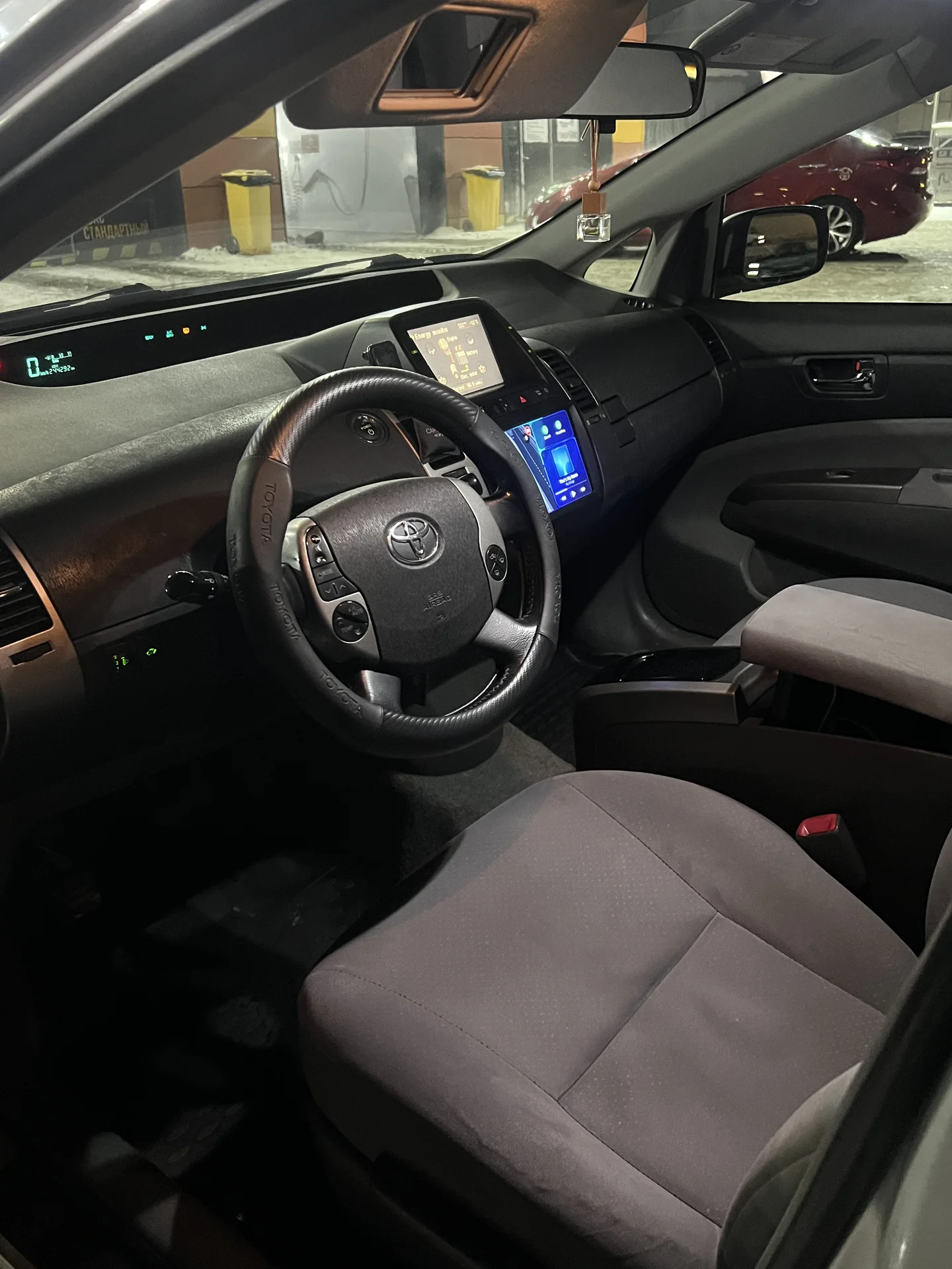 Toyota Prius NHW20 - миниатюра 5