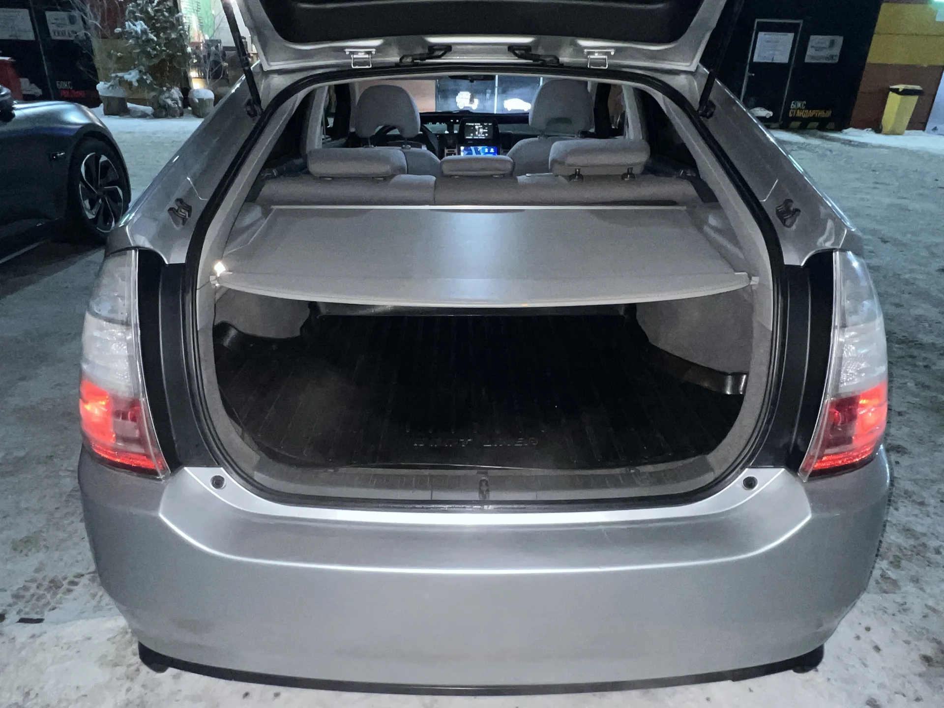 Toyota Prius NHW20 - миниатюра 8