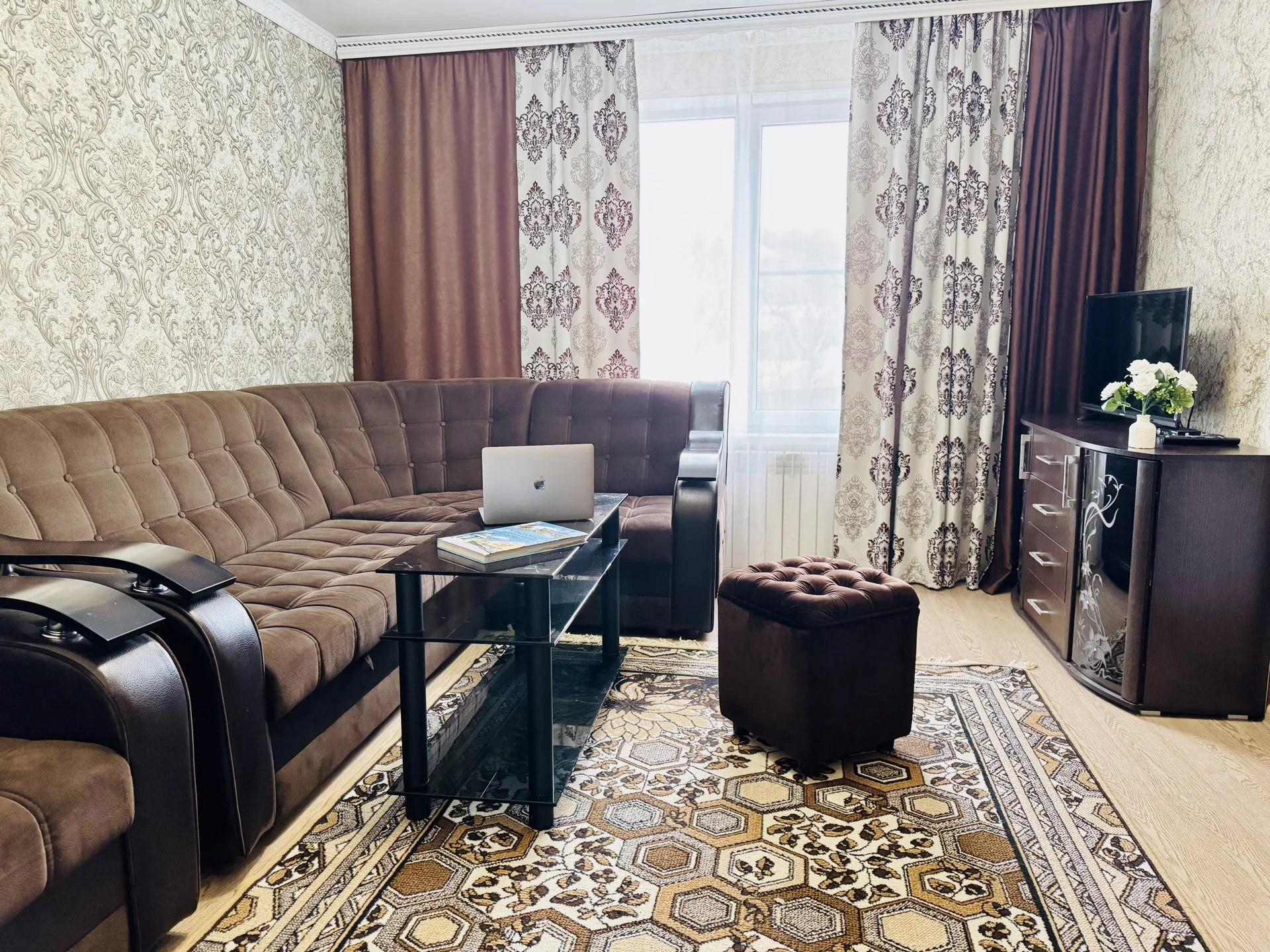 Дом с бассейном и баней в Парке - миниатюра 11