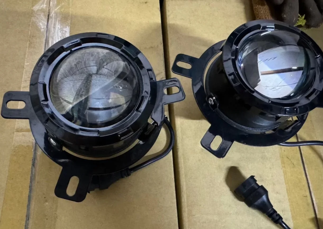 Фара противотуманная фара Renault Magnum LED - миниатюра 3