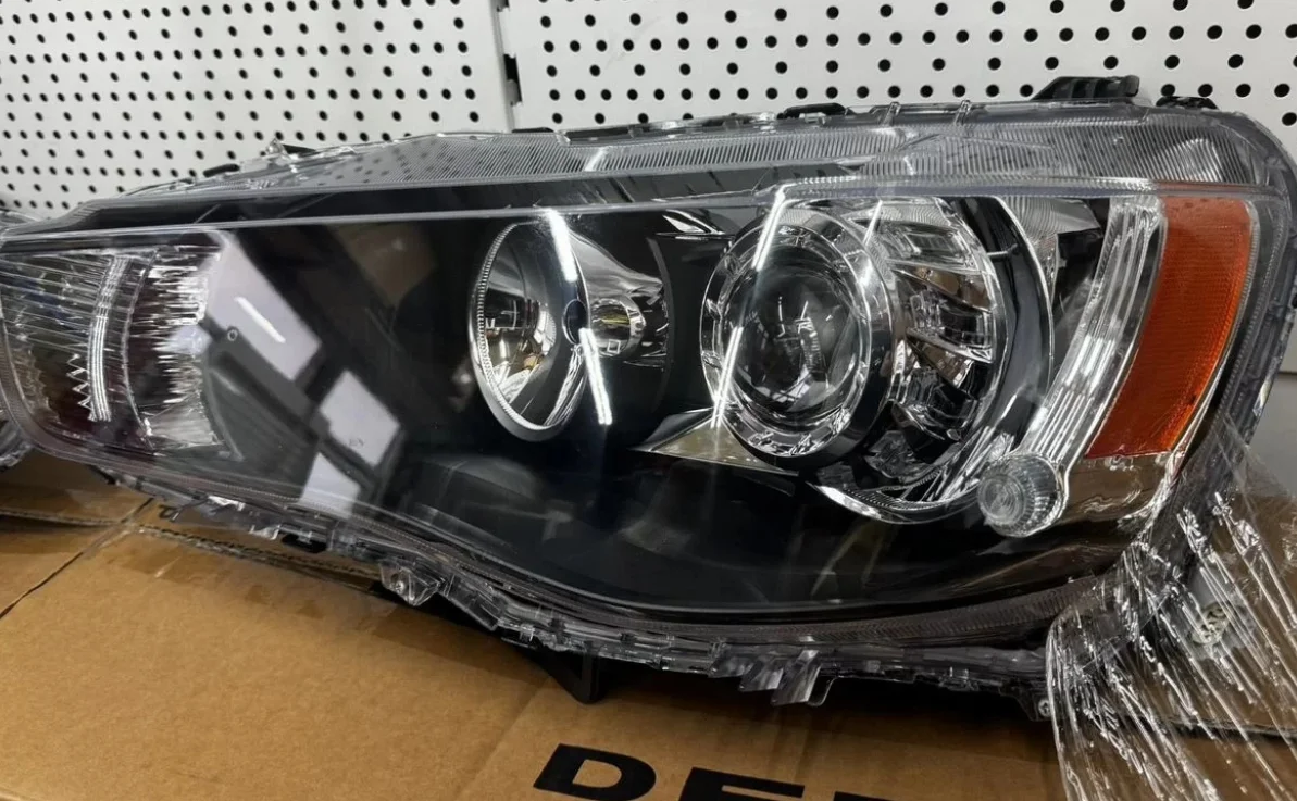 Фары на Mitsubishi Outlander Bi-led 10-12 г.в - миниатюра 2