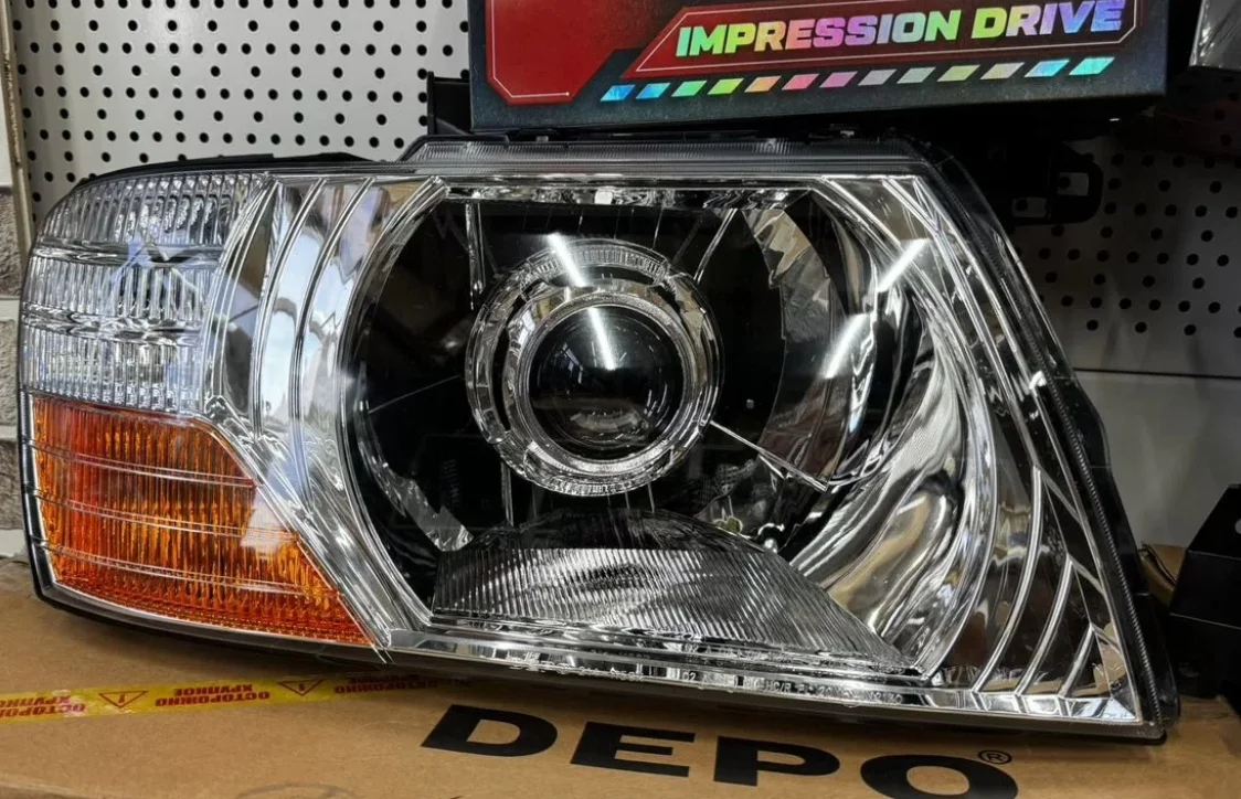 Фары на Mitsubishi Pajero 3 с Bi-led модулем - миниатюра 3