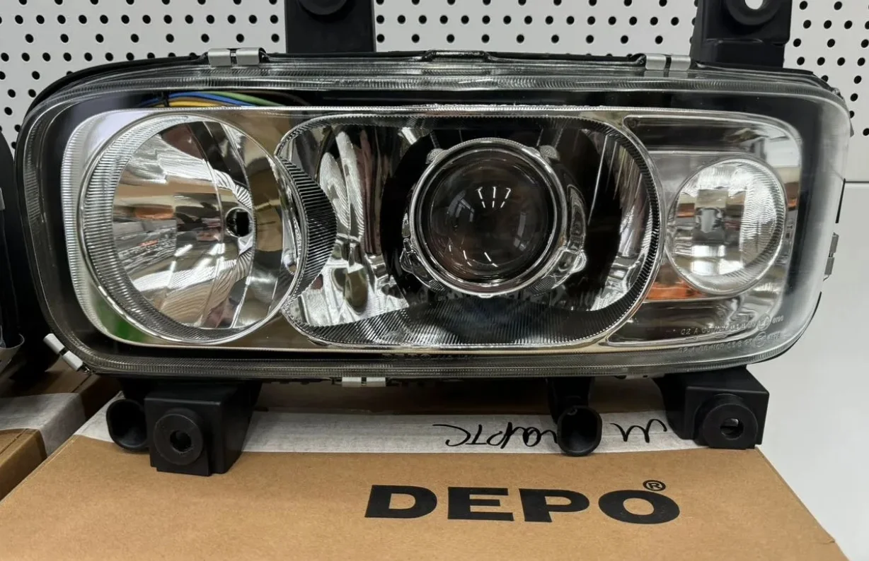 Фары Mercedes Atego Bi-led модулем - миниатюра 3