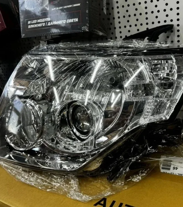 Фары Mitsubishi Pajero с Bi-LED модулем - миниатюра 2
