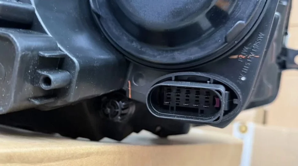 Фары Volkswagen Т5 с Bi-led рест 09-15 г.в - миниатюра 4