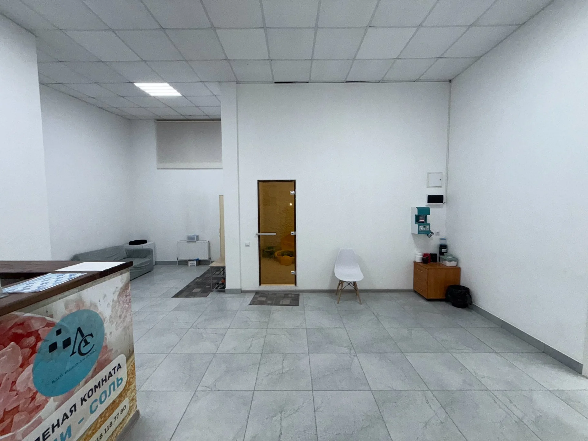 Продаётся коммерческое помещение в цоколе — 72,3 кв. м - миниатюра 2