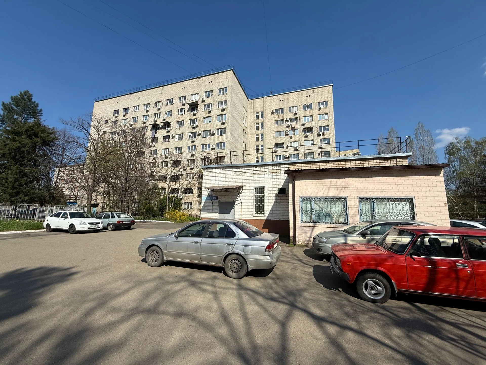 Сдаётся коммерческое помещение свободного назначения площадью 85,6 м² в Комсомольском микрорайоне. - миниатюра 2