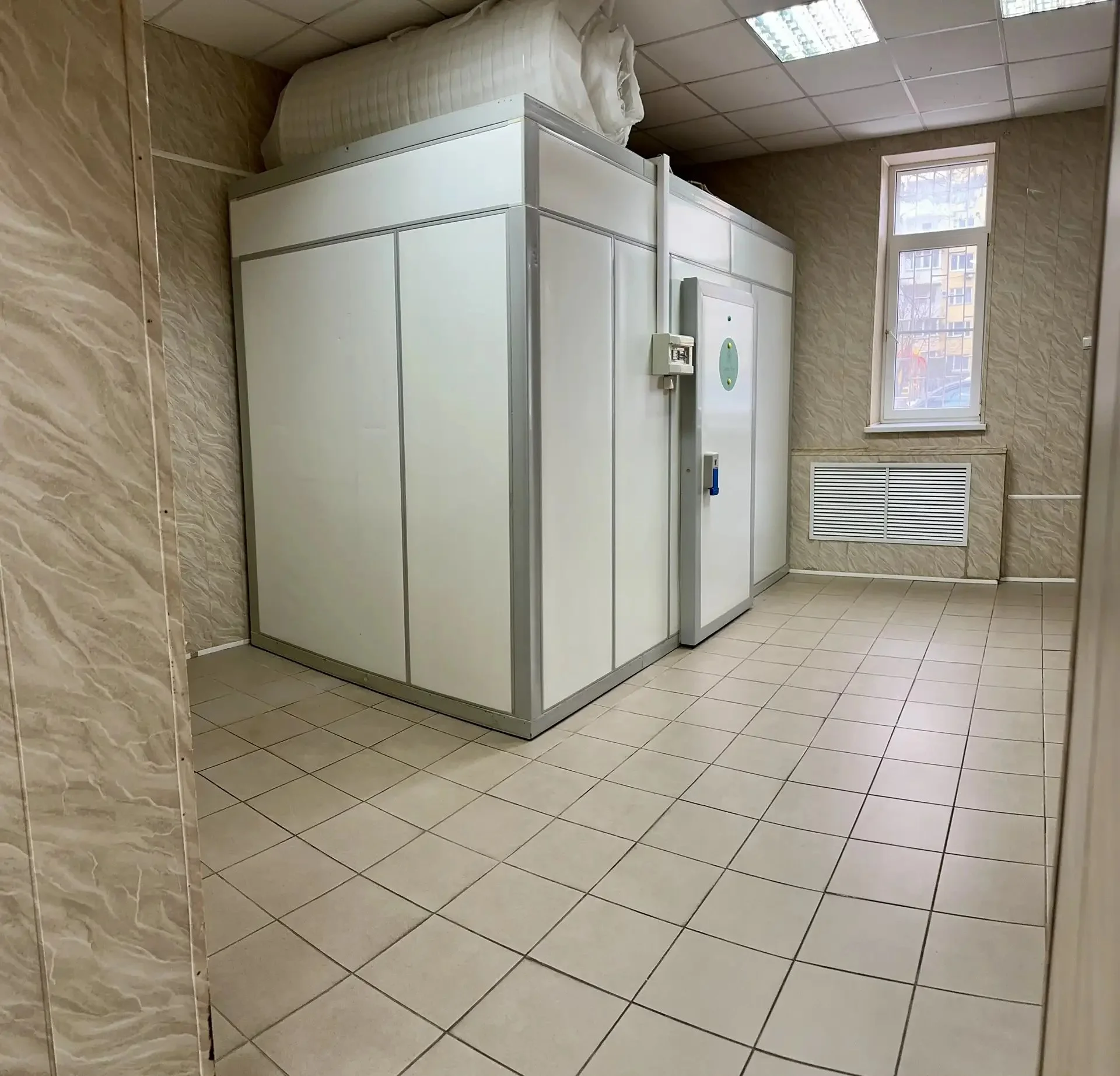 Сдаётся коммерческое помещение свободного назначения площадью 85,6 м² в Комсомольском микрорайоне. - миниатюра 7