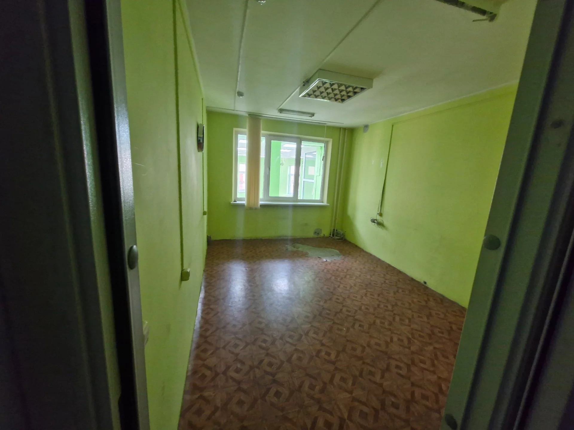 Помещение площадью 183,8 кв.м. для коммерческого использования сдаётся в аренду. - миниатюра 6