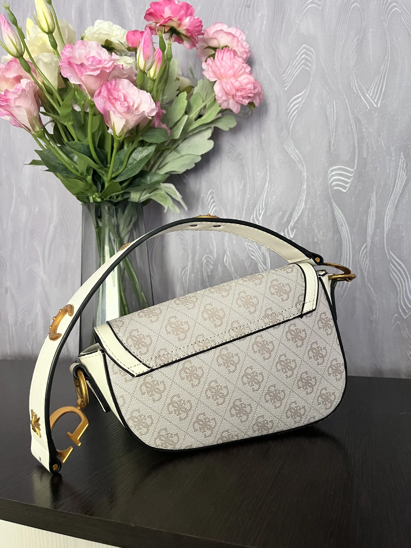 Сумка Guess - миниатюра 2