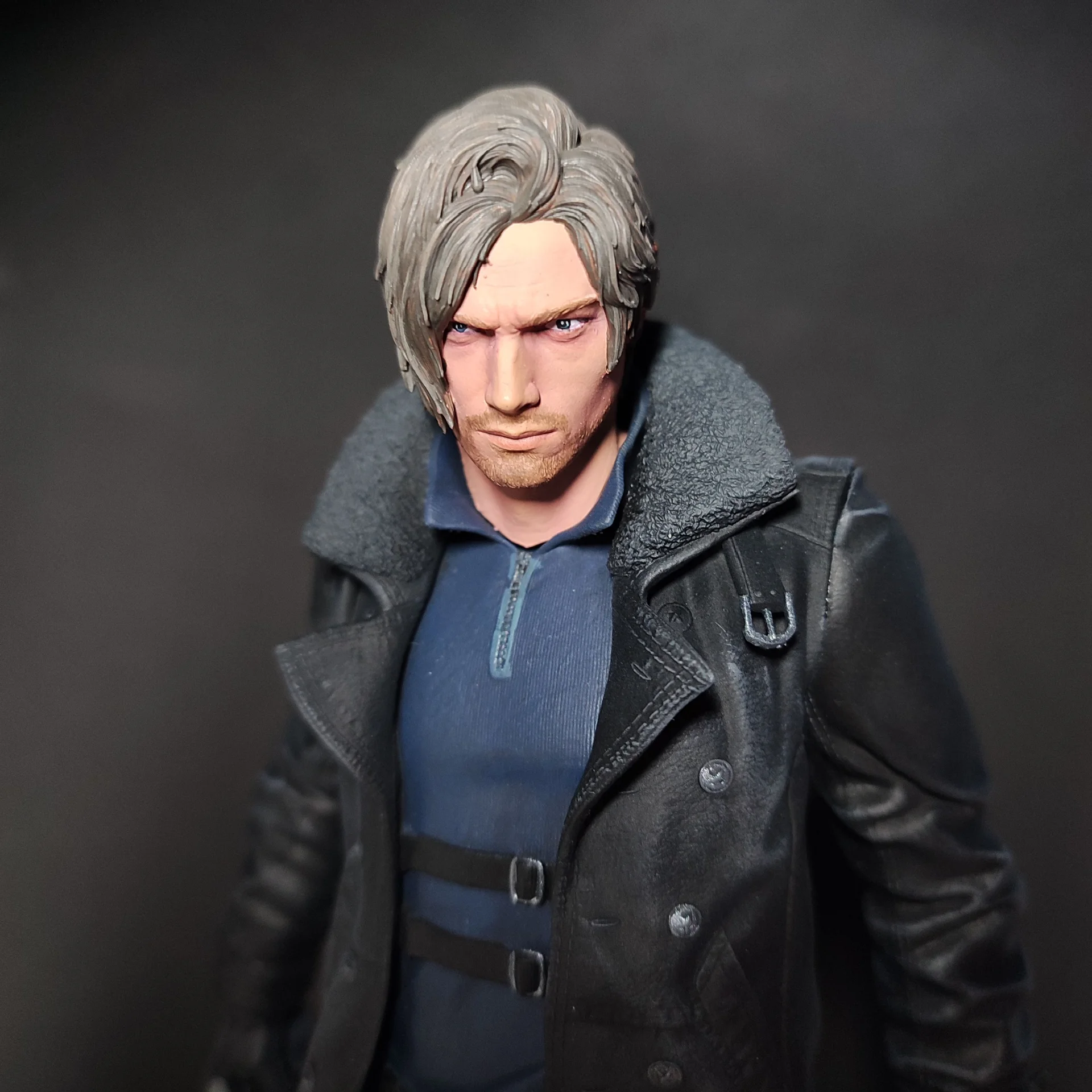 Коллекционная фигурка Леон Кеннеди Resident Evil - миниатюра 4