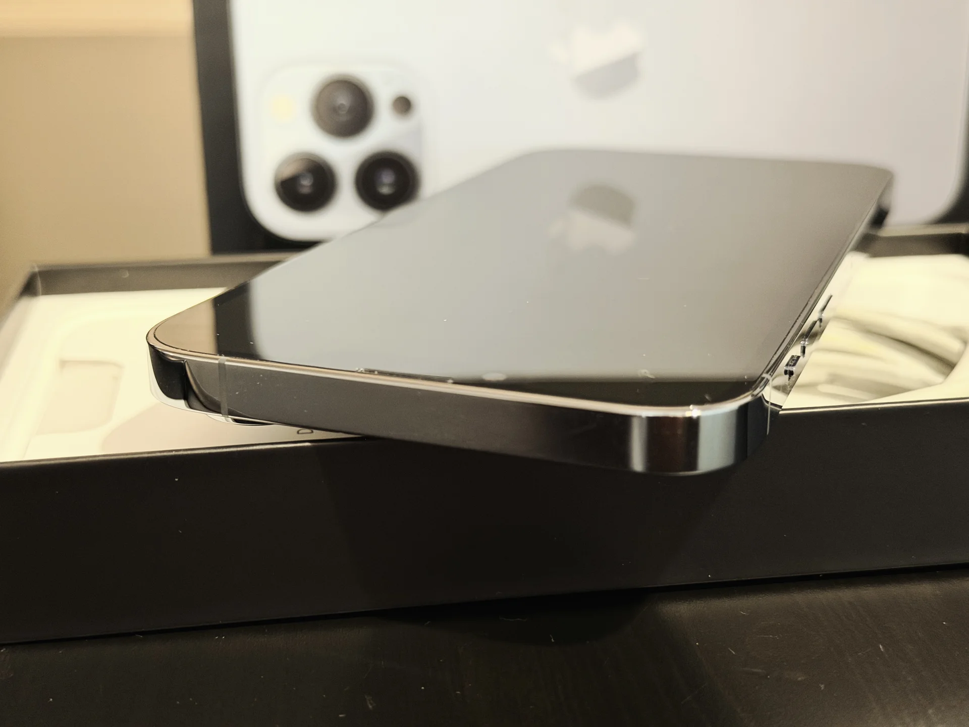 iPhone 13 Pro Max, 128Гб, Sim+eSim - миниатюра 3