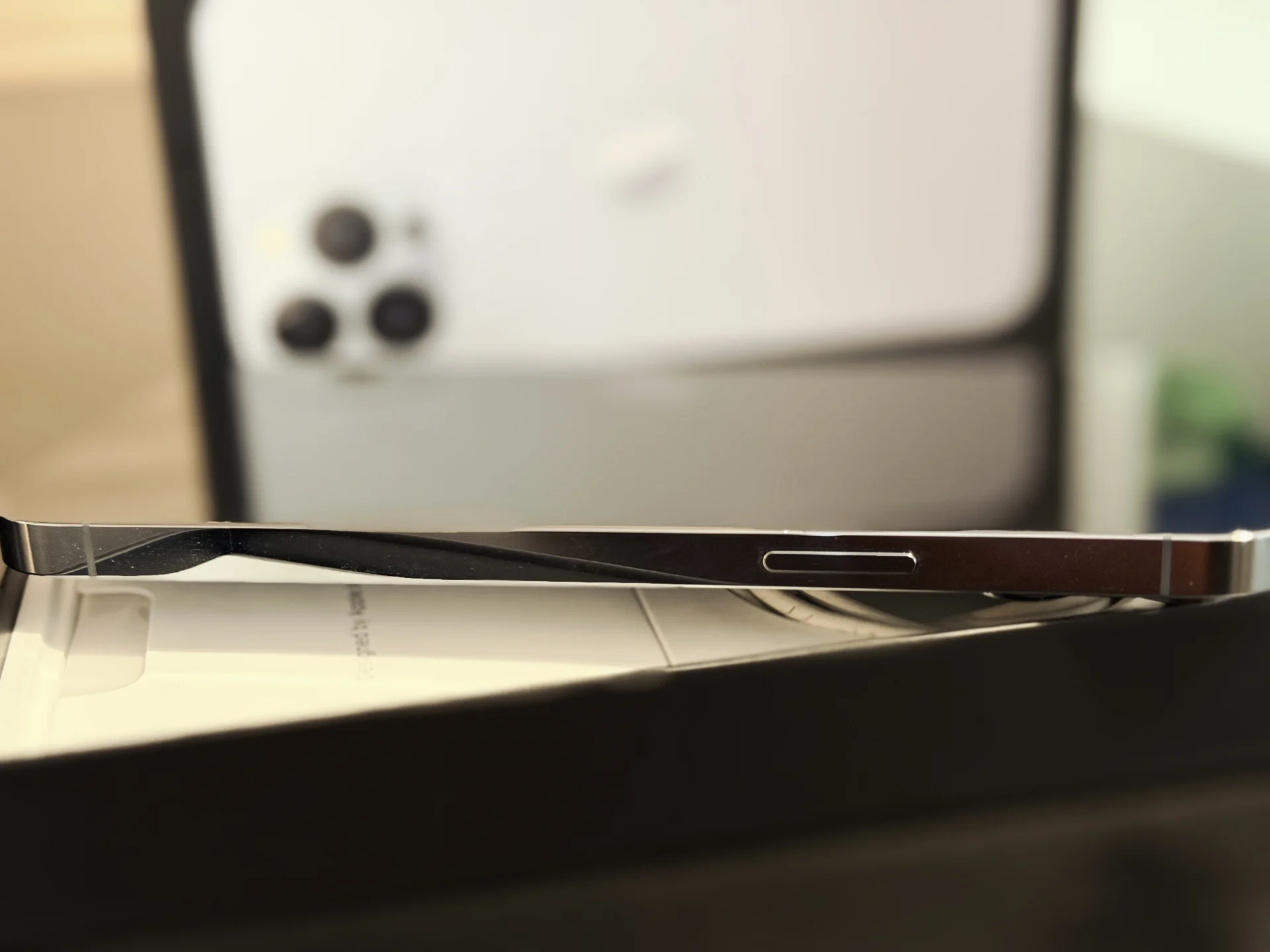 iPhone 13 Pro Max, 128Гб, Sim+eSim - миниатюра 4