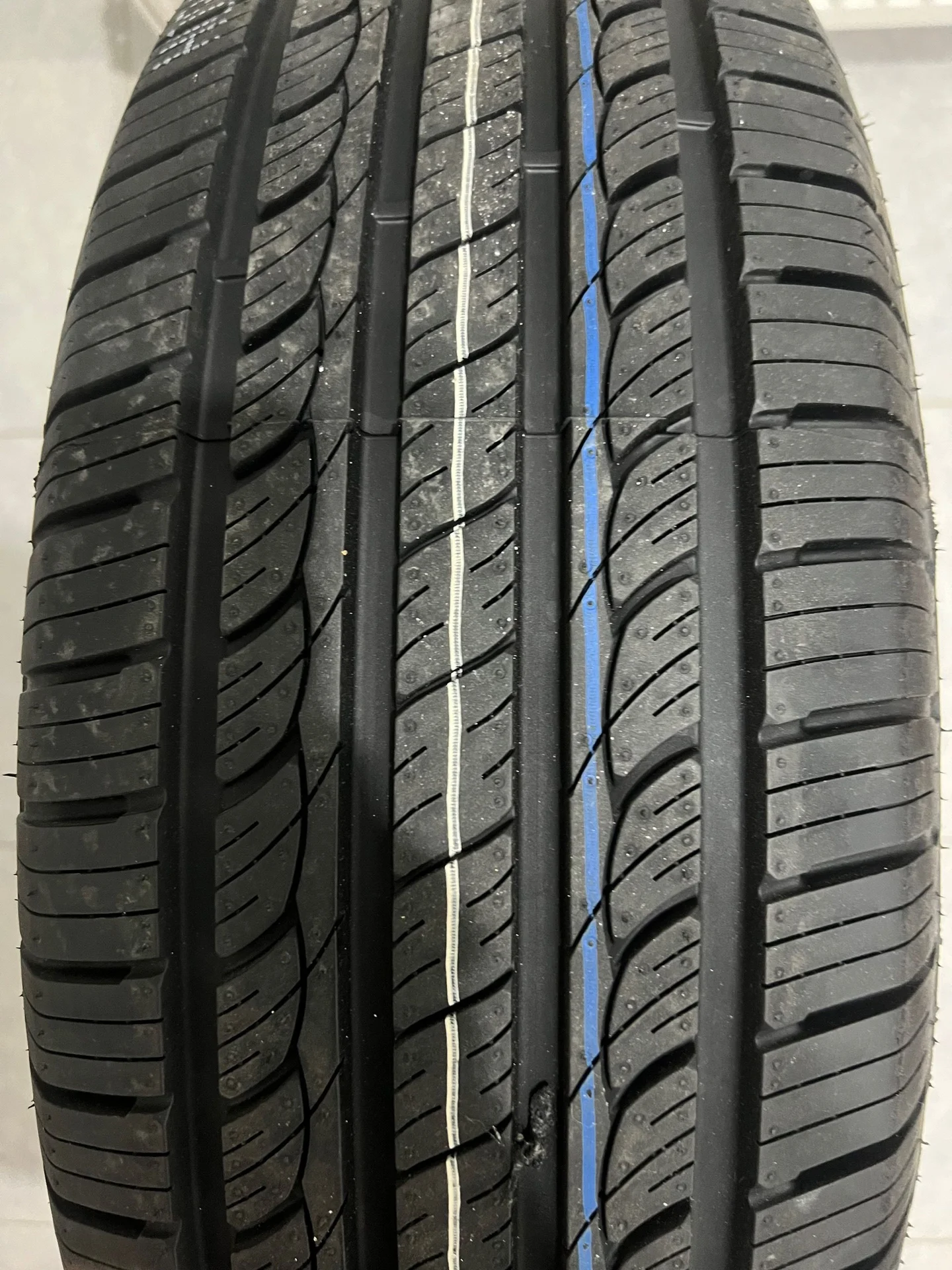 Royal Black Royal Sport 245/70 R16 107H - миниатюра 3