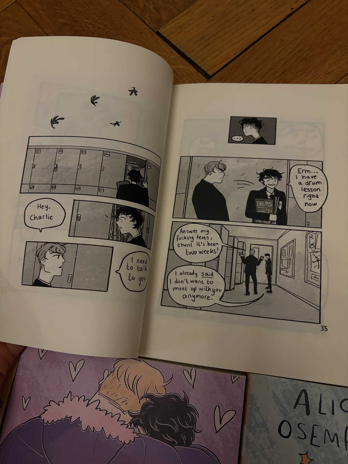 Серия комиксов «Heartstopper”, 5 томов на английск - миниатюра 5