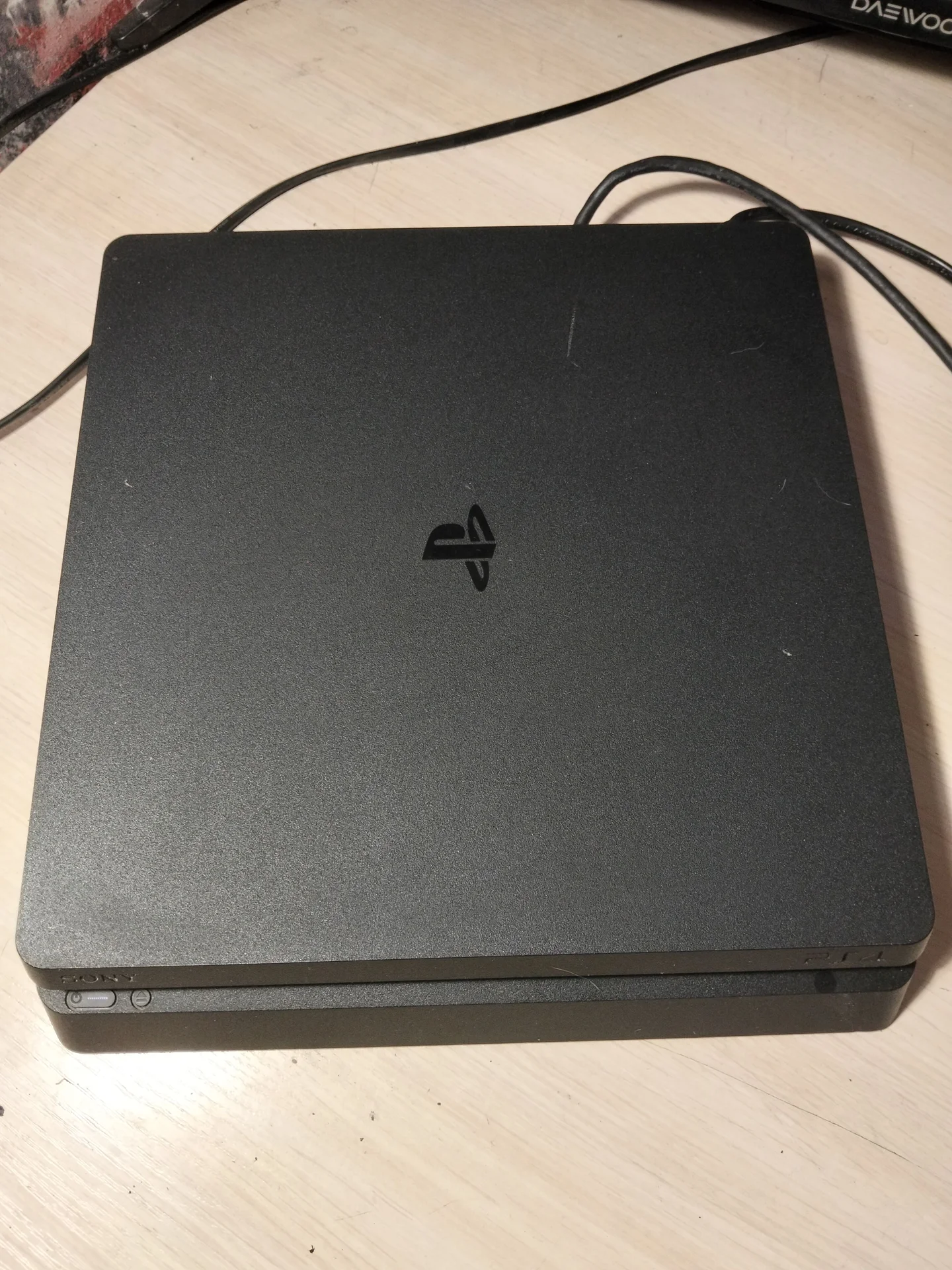 Playstation 4 slim - изображение 1