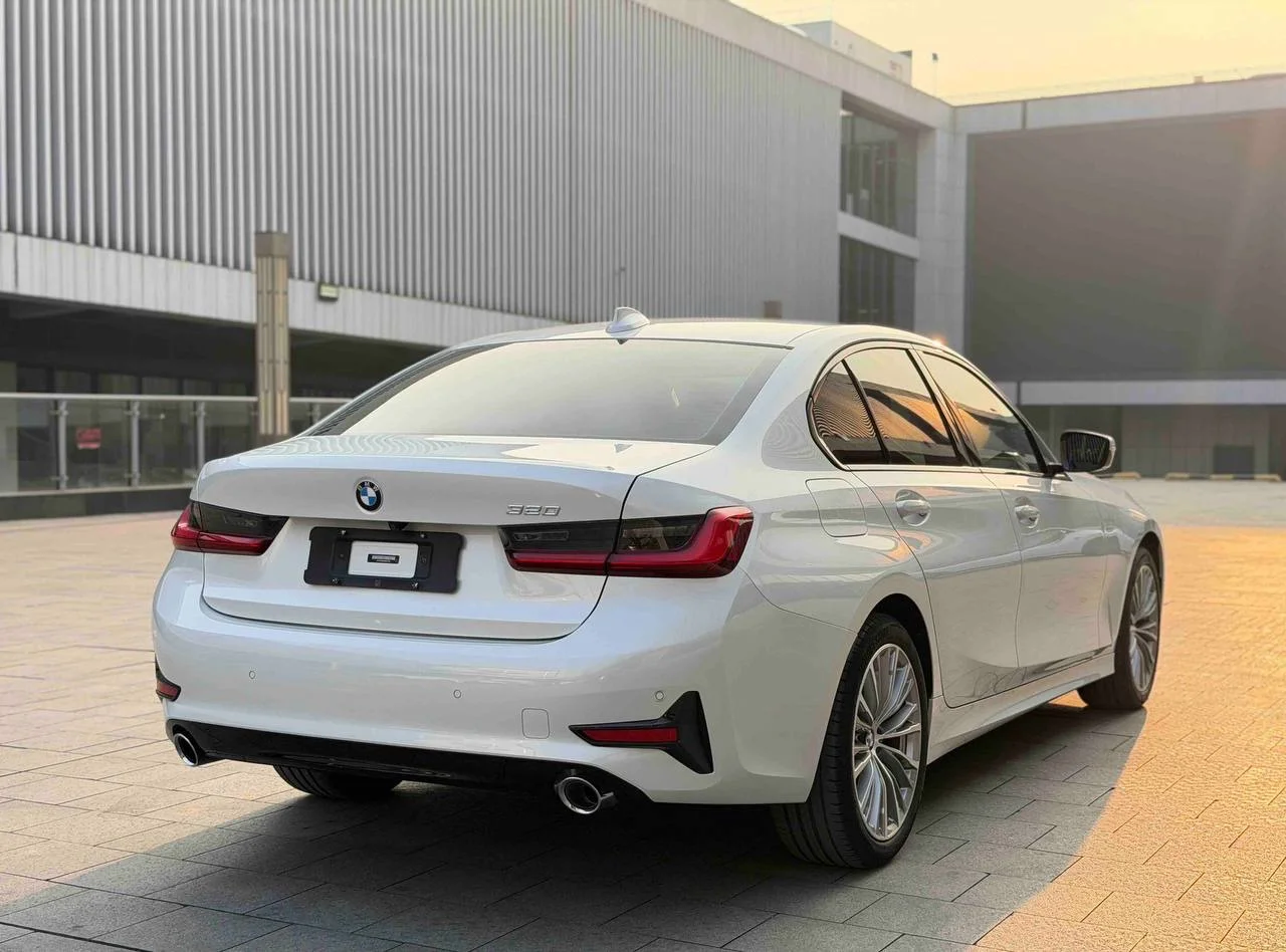 Bmw 320i 2021 - миниатюра 5