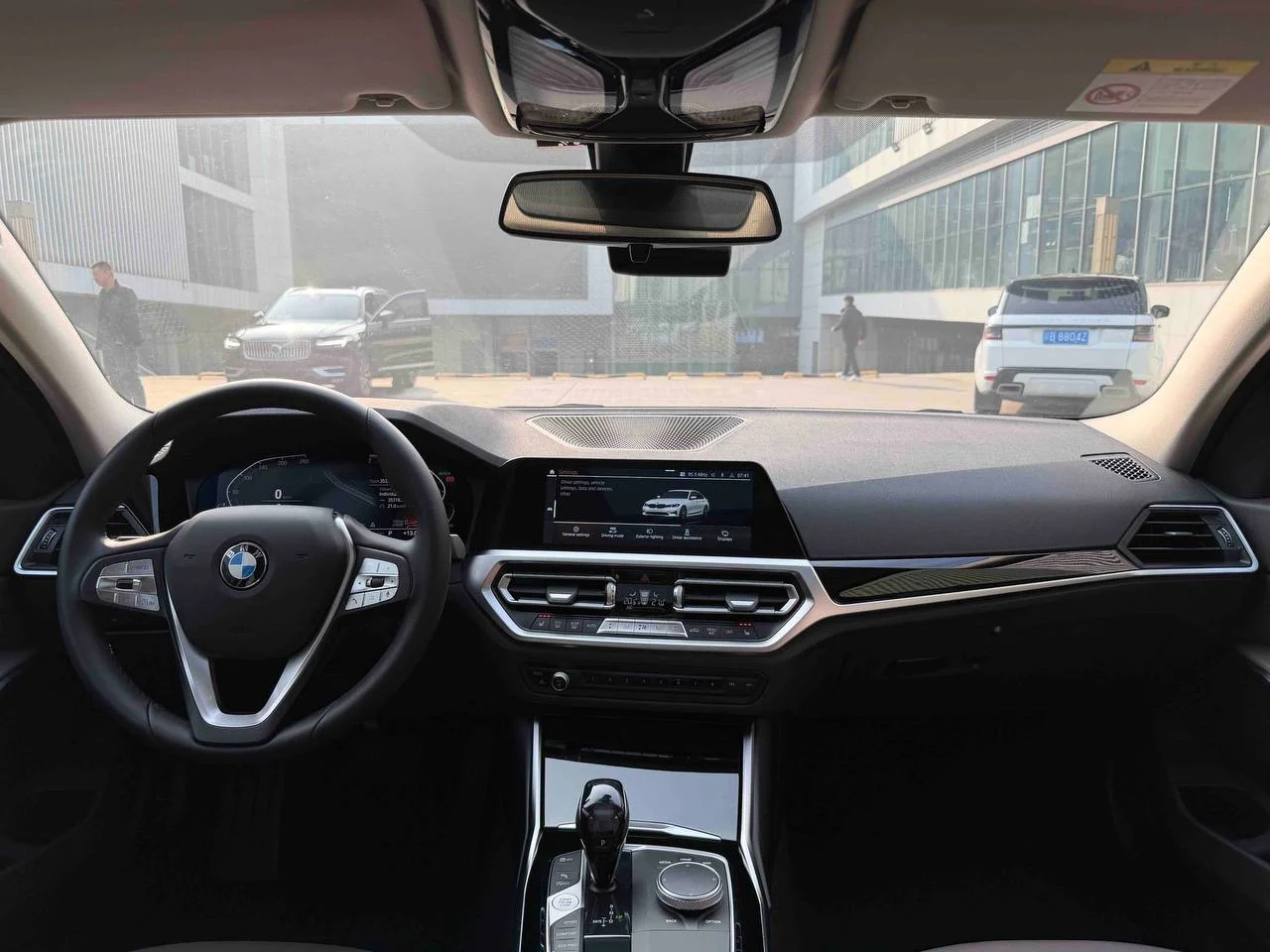 Bmw 320i 2021 - миниатюра 7