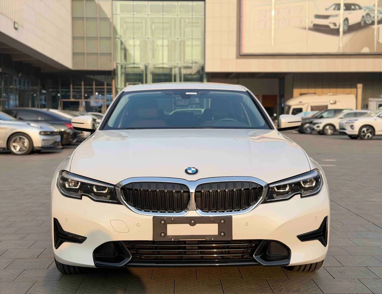 Bmw 320i 2021 - миниатюра 9