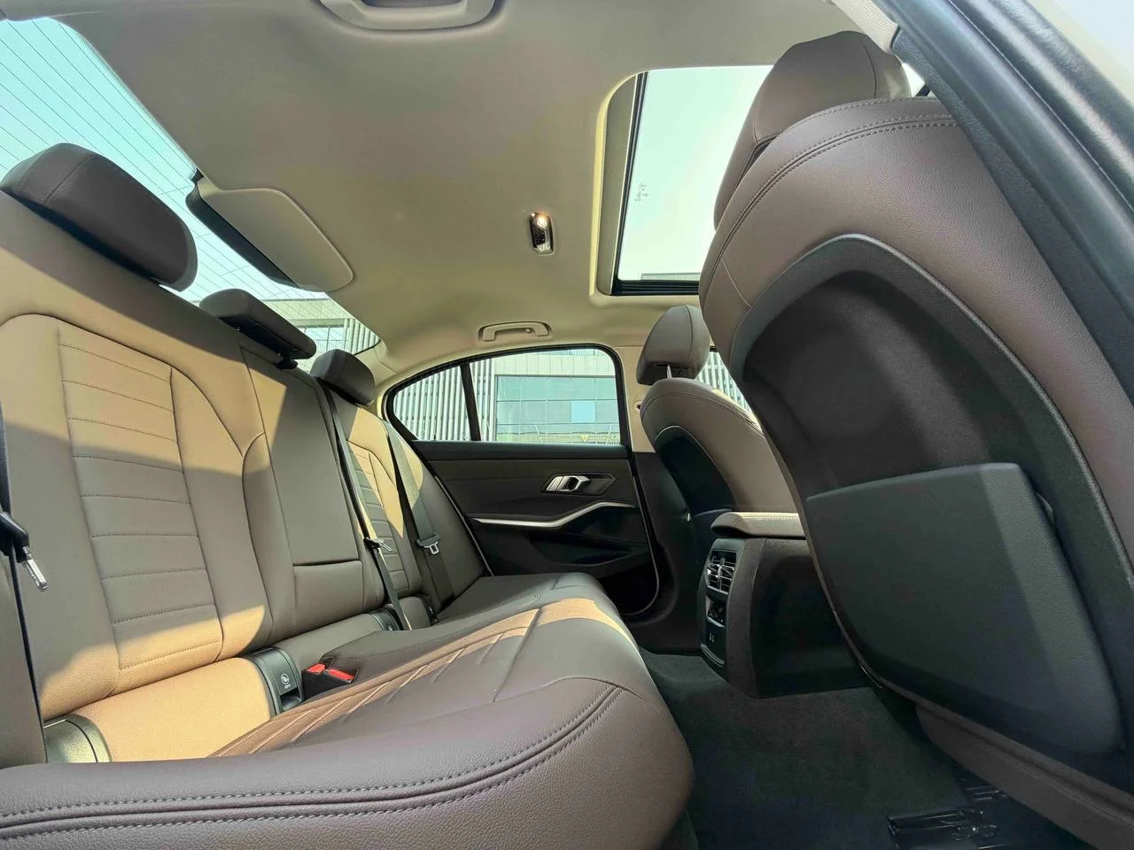 Bmw 320i 2021 - миниатюра 15