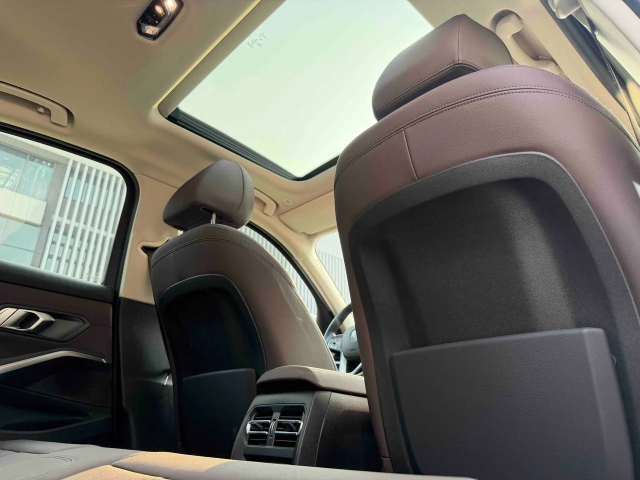 Bmw 320i 2021 - миниатюра 16