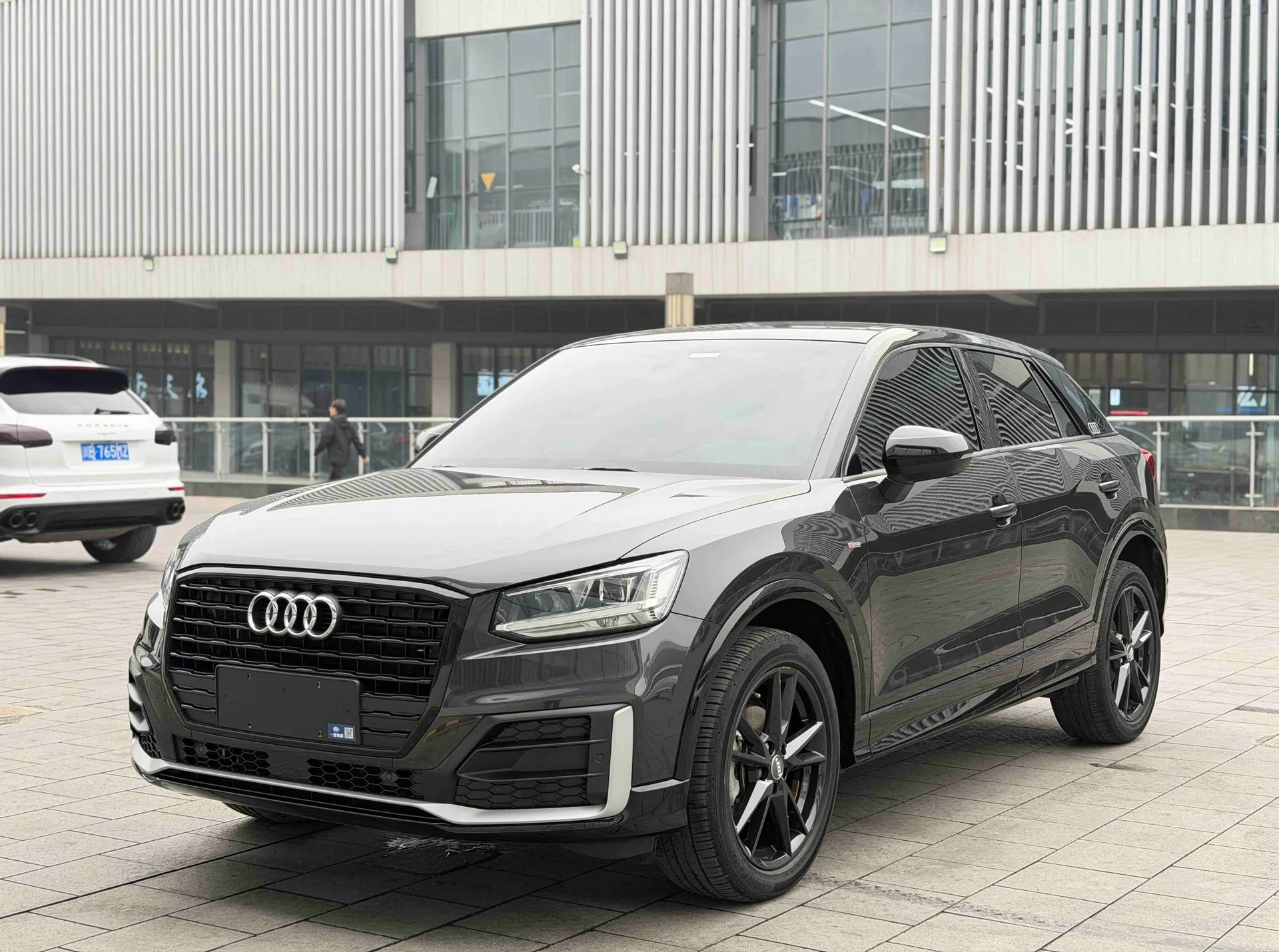 Audi Q2L 2022 - миниатюра 2