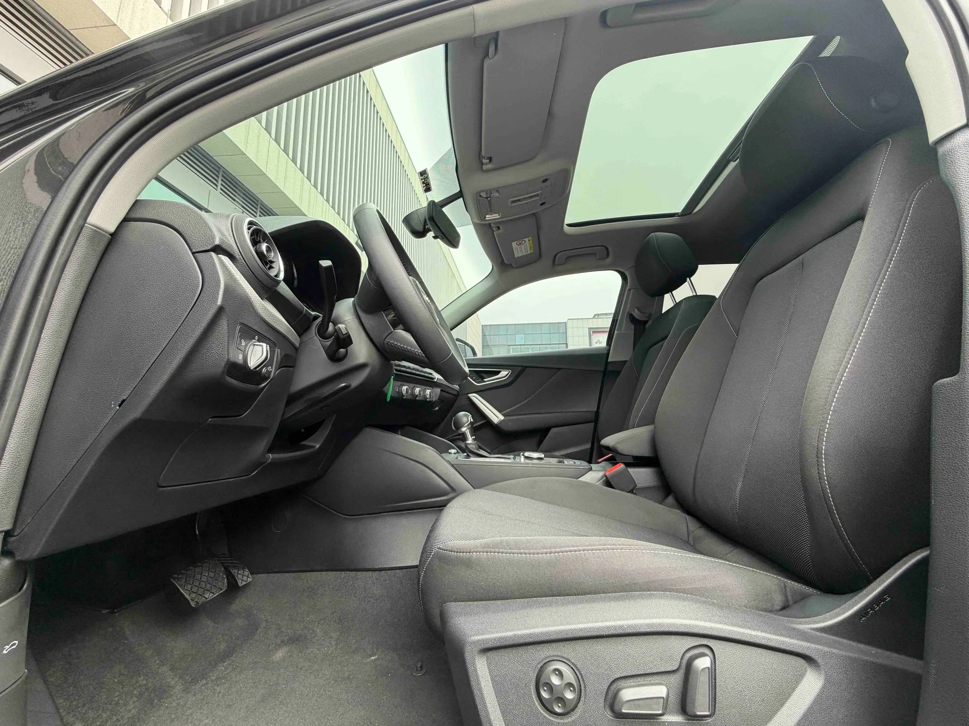 Audi Q2L 2022 - миниатюра 11