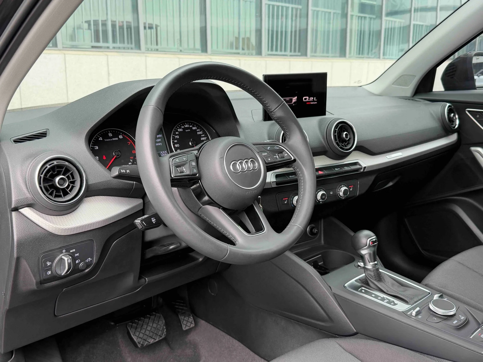 Audi Q2L 2022 - миниатюра 12