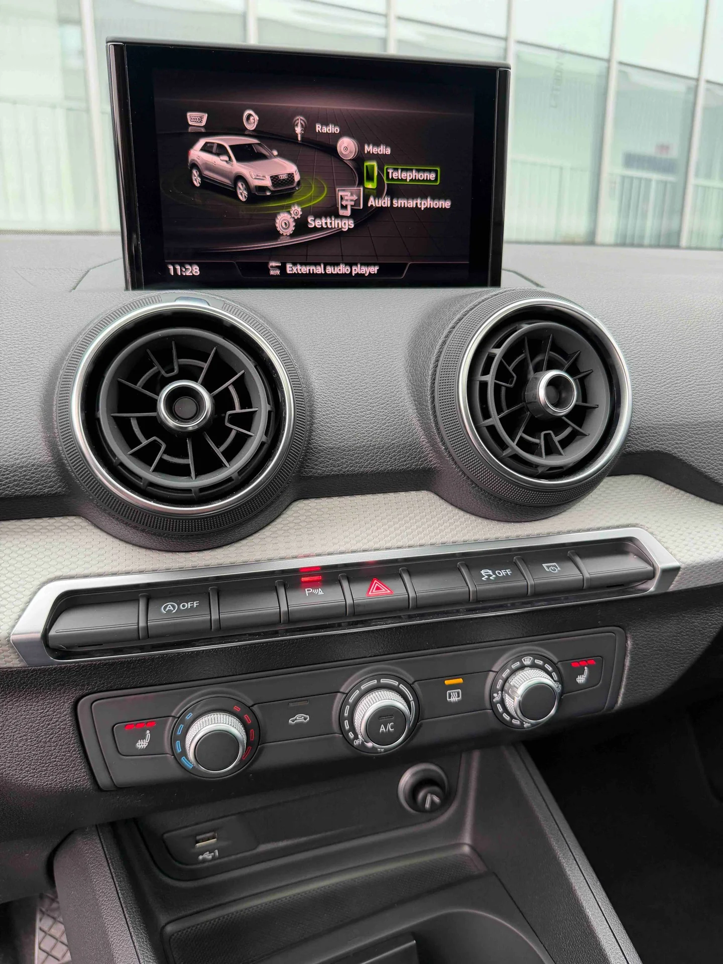 Audi Q2L 2022 - миниатюра 15