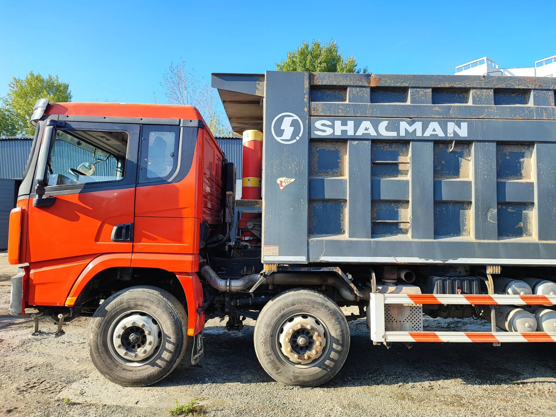 Специализированный, автомобиль - самосвал SHACMAN SX331863366 2022 года выпуска - миниатюра 3