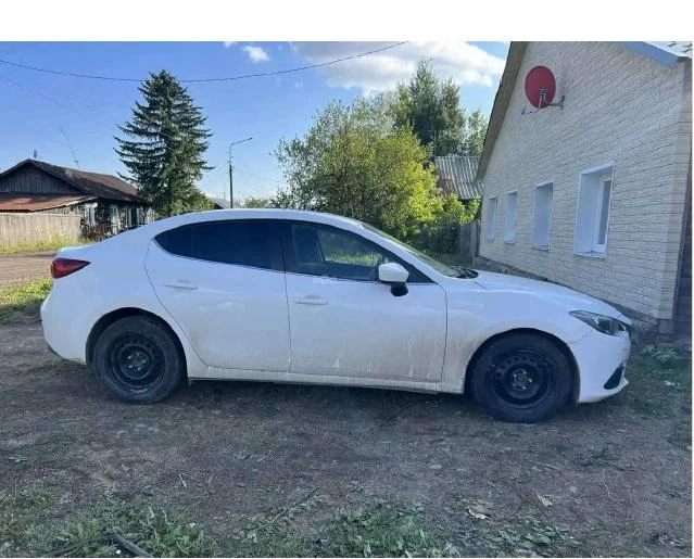 Автомобиль легковой MAZDA 3 2013 года выпуска - миниатюра 2