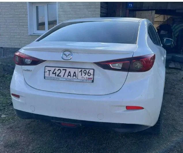 Автомобиль легковой MAZDA 3 2013 года выпуска - миниатюра 3