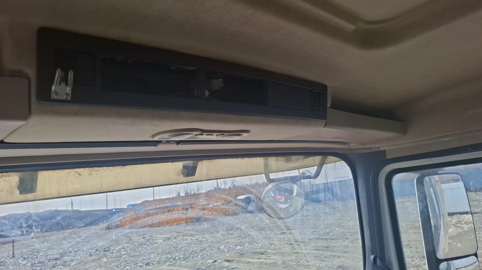 Самосвал SHACMAN, SX33186V366 8Х4 2022 года выпуска - миниатюра 4