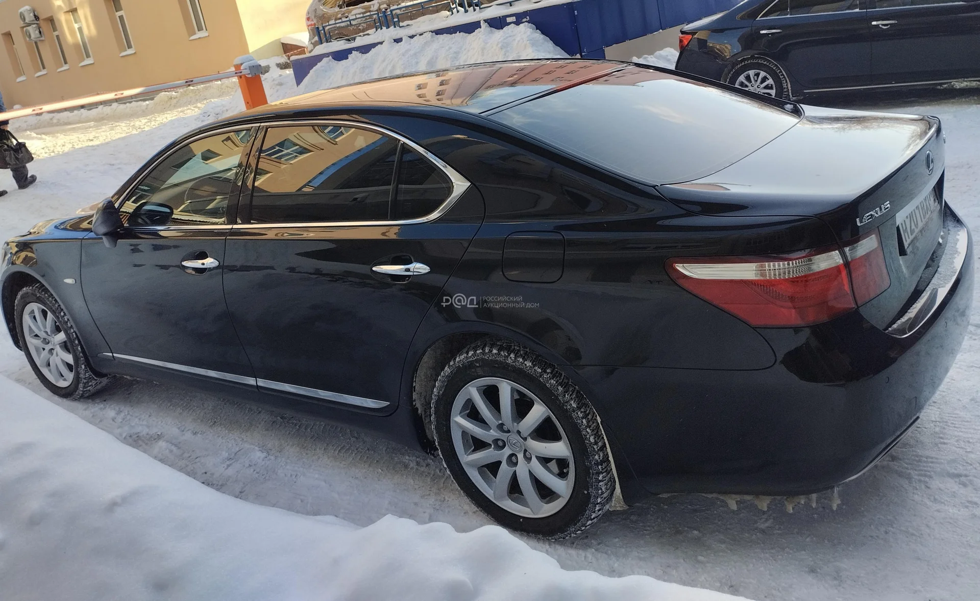 Легковой седан ЛЕКСУС LS-460 - миниатюра 4