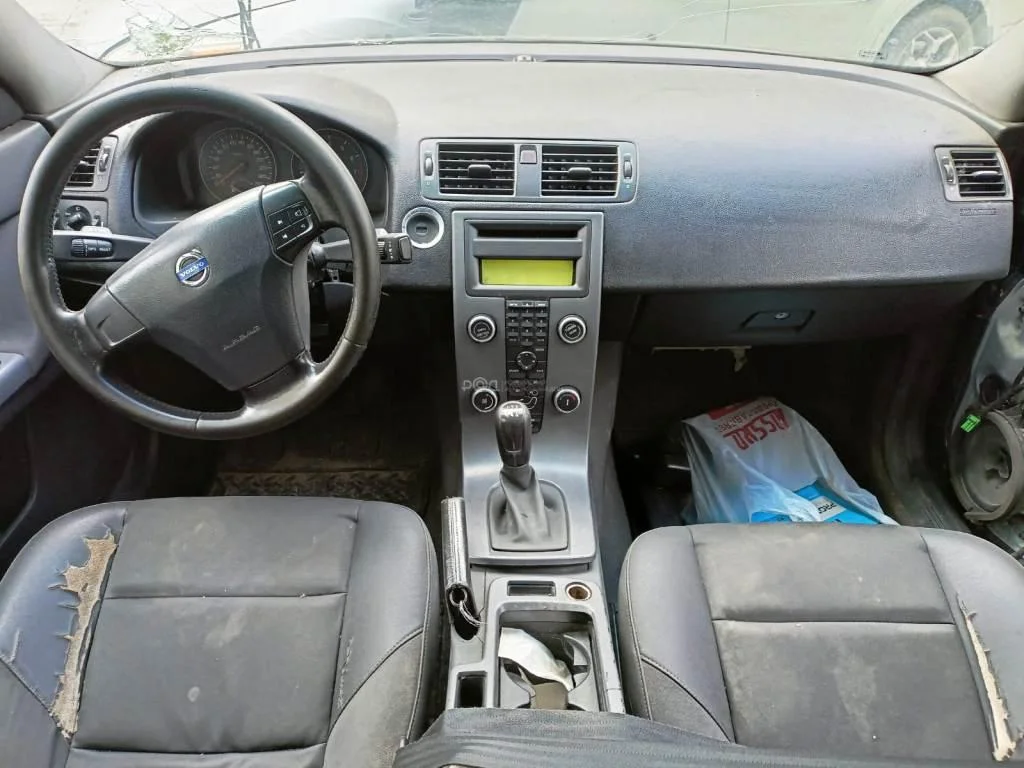 VOLVO S40, VIN YV1MS204282363187 - миниатюра 28