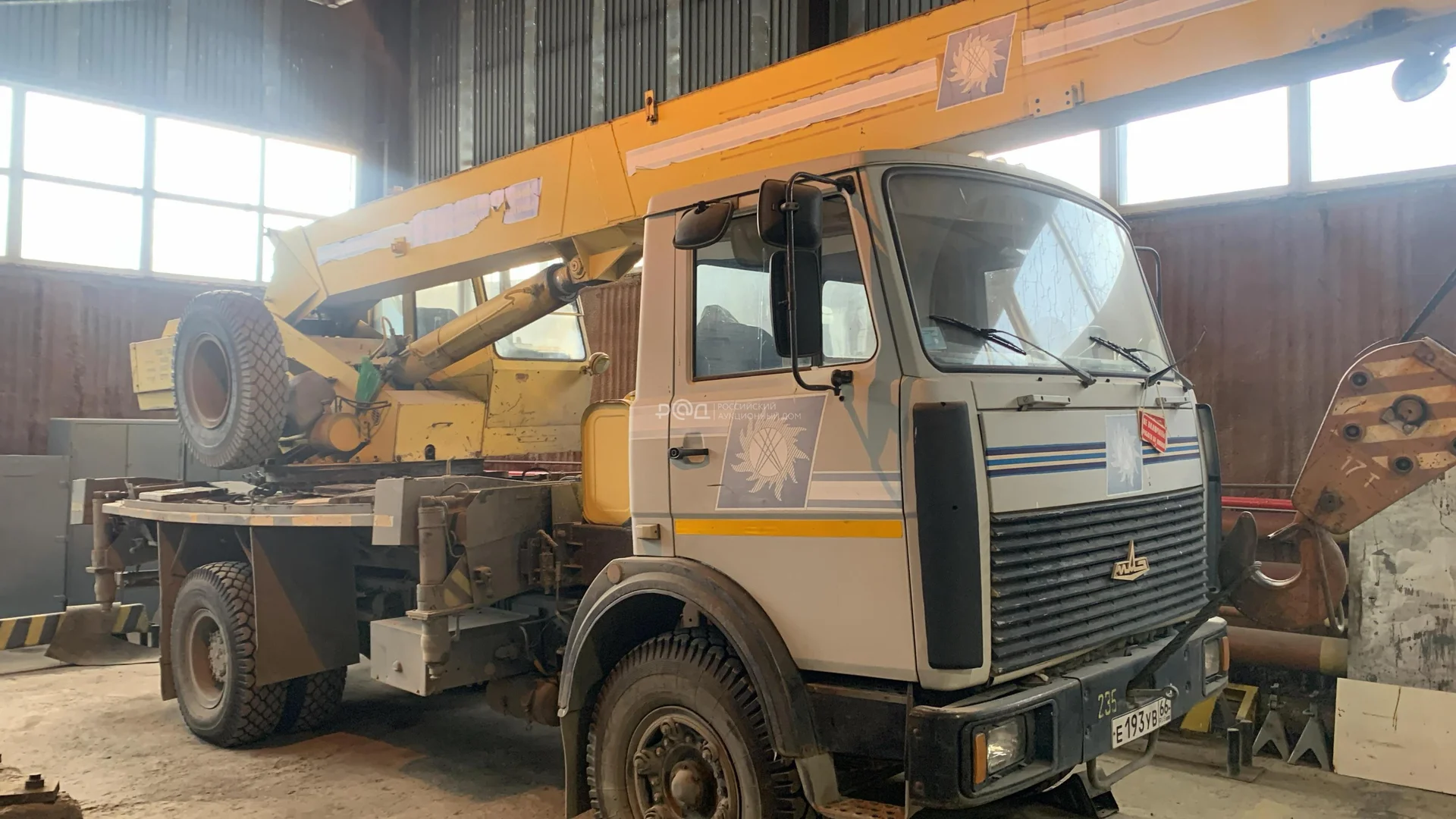 Грузовой автокран КС 357152 - миниатюра 2