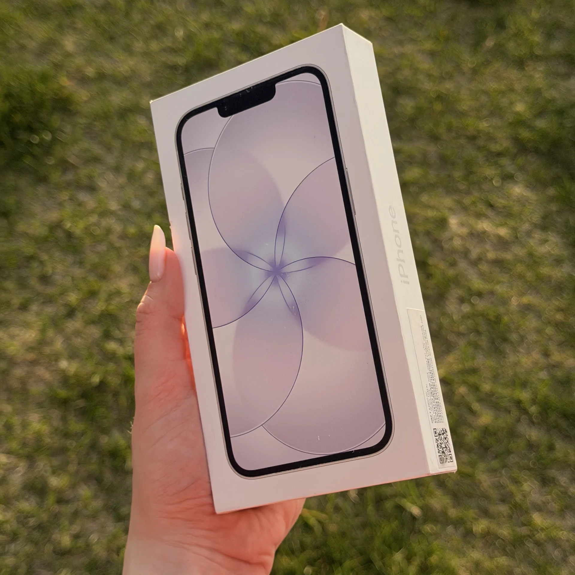 iPhone 17e 256 gb Sim +eSim - миниатюра 2