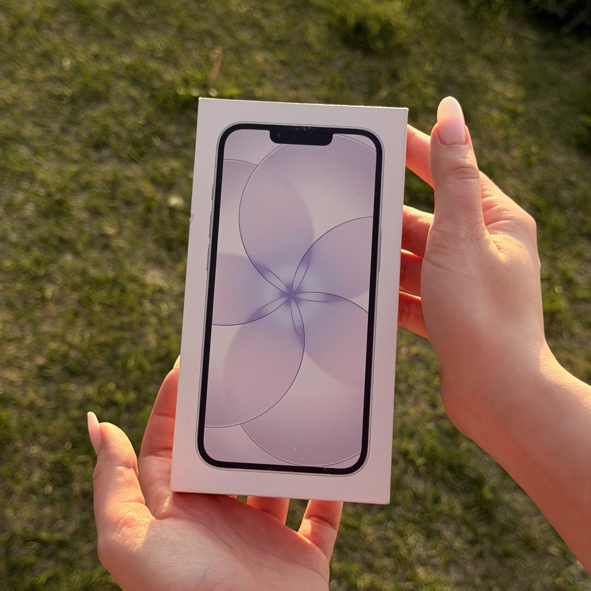 iPhone 17e 256 gb Sim +eSim - миниатюра 3