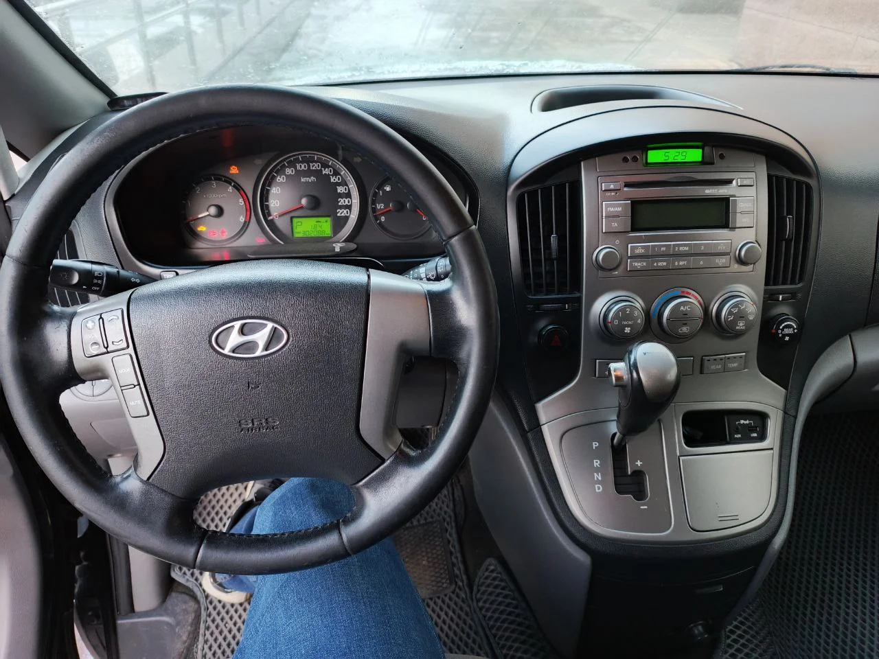 Hyundai H-1 2,5 АТ - миниатюра 5