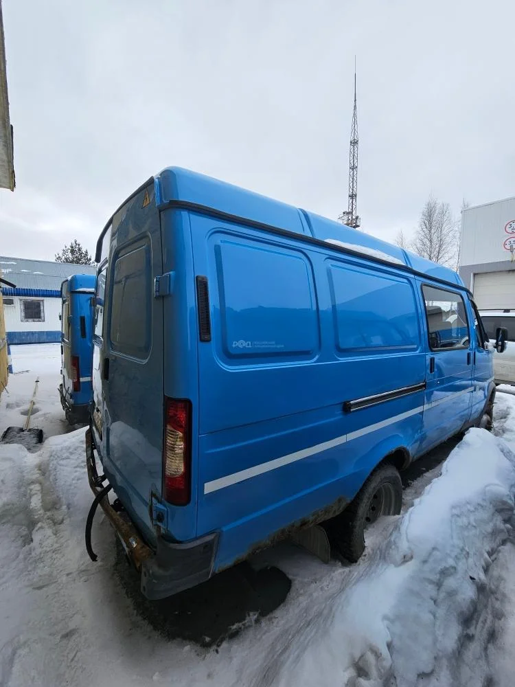 Грузовой фургон цельнометаллический 7 мест ГАЗ 27057. - миниатюра 3