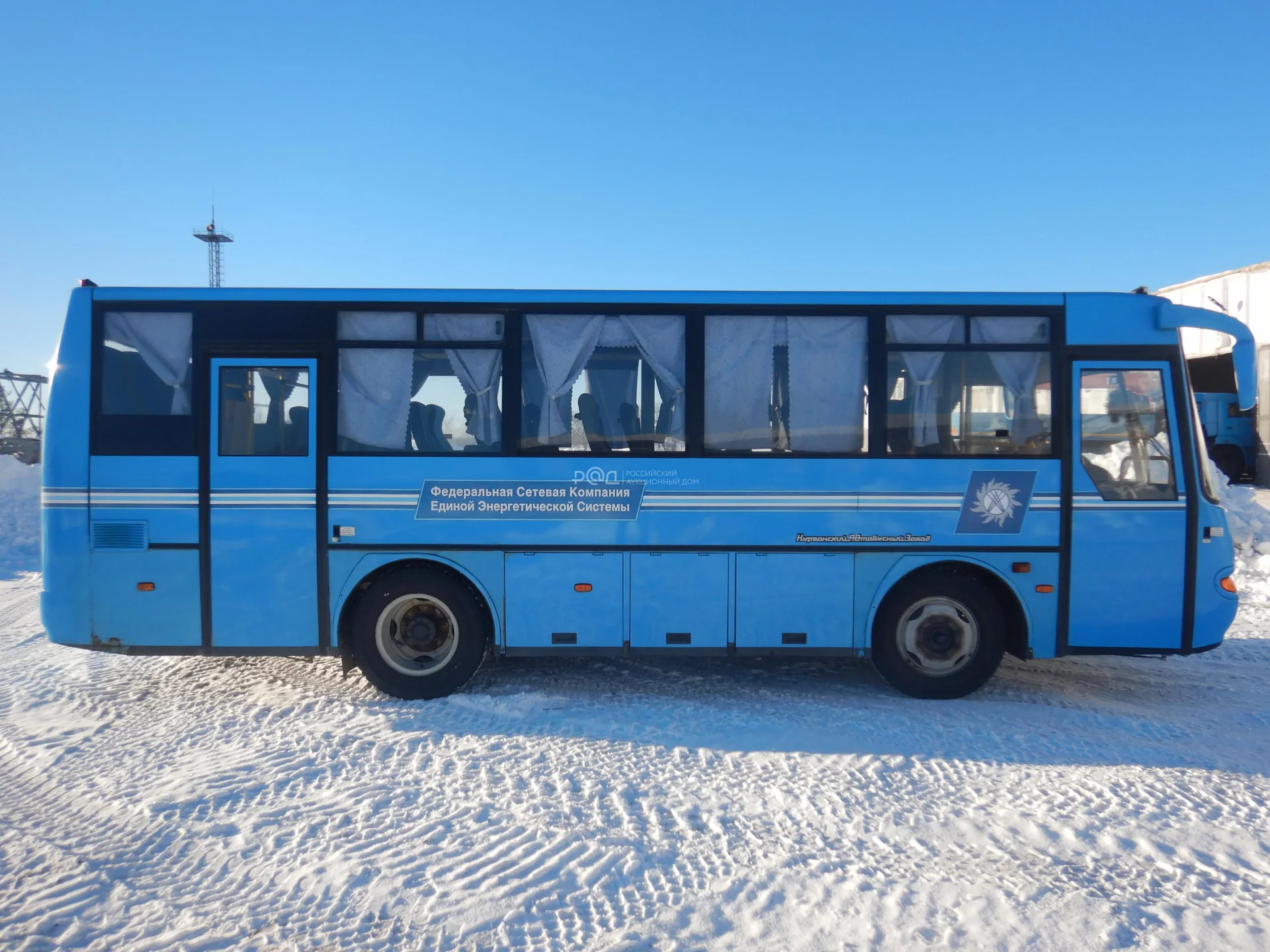 Автобус КАВЗ -4235-32. - миниатюра 4
